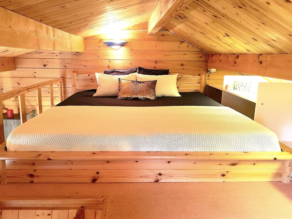 DREAMY GARDEN LODGE CENTER