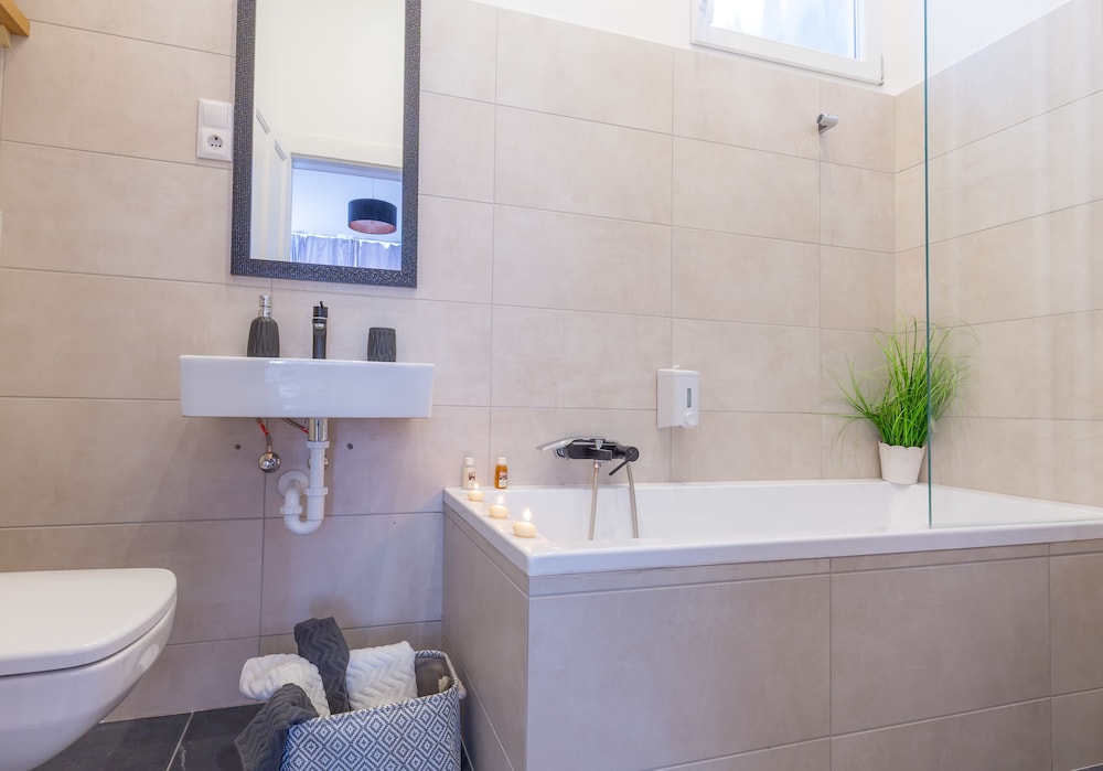 REAL APARTMENTS ZICHY