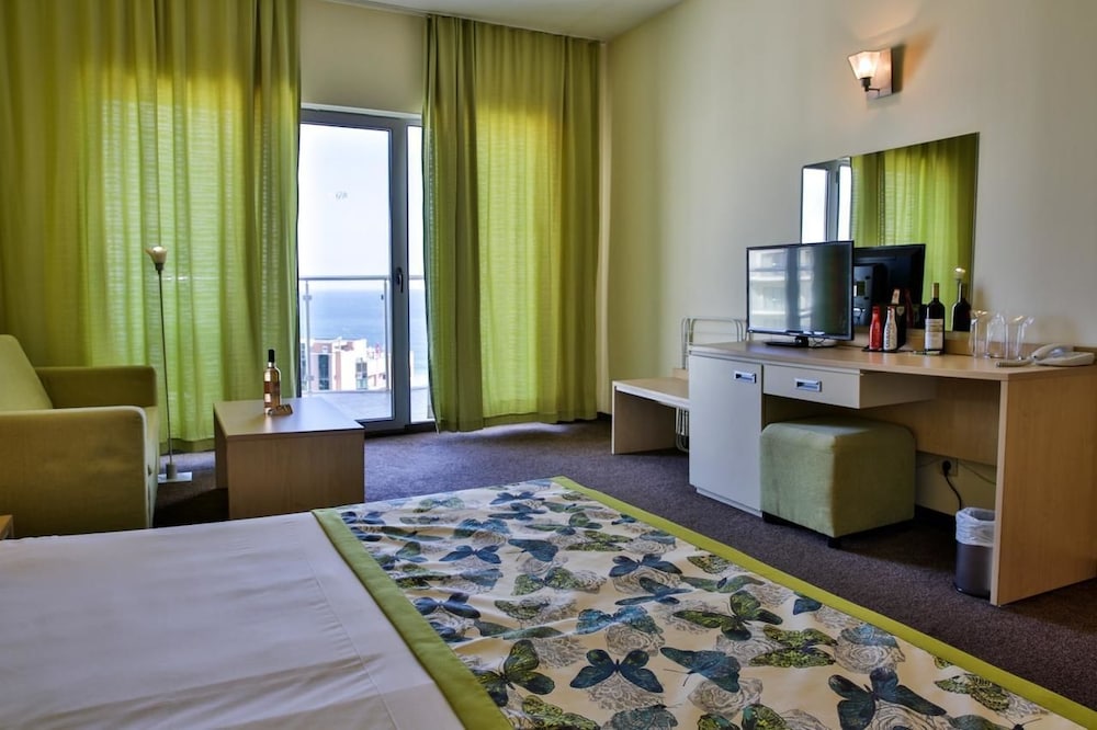 PARK HOTEL GOLDEN BEACH