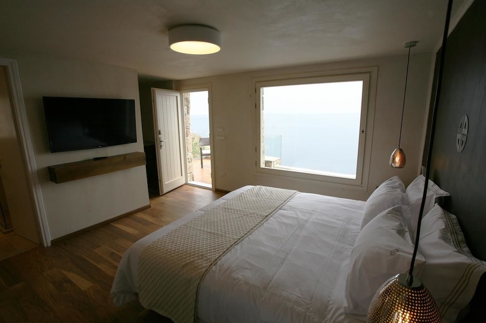 ATLANTIS BEACH RESIDENCE