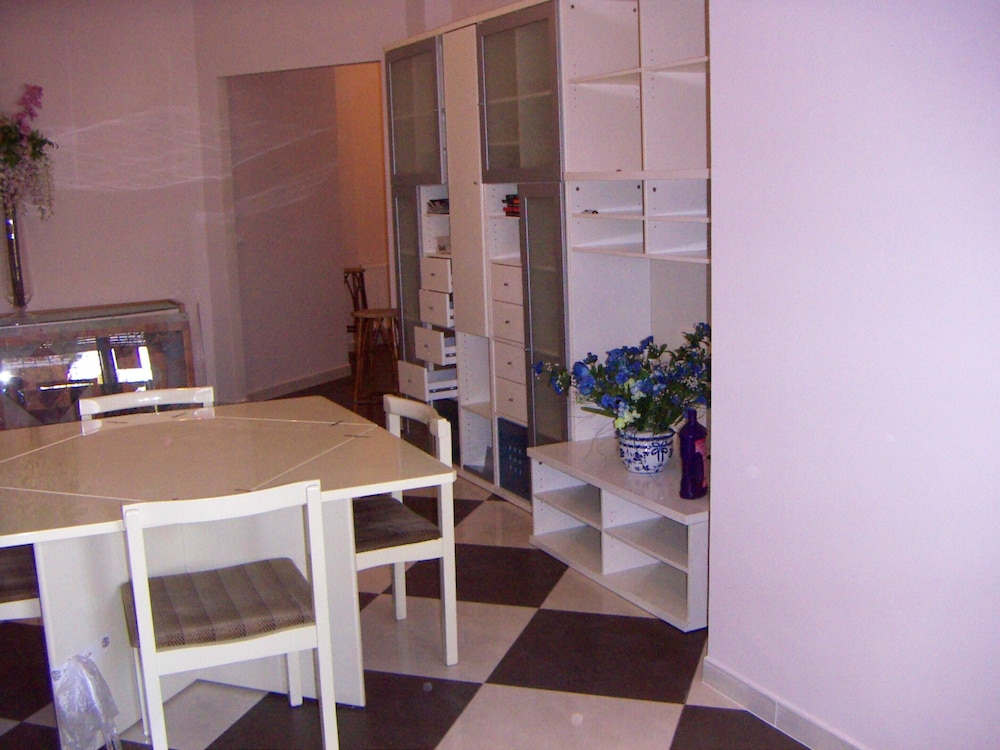 APARTMENT WITH 2 BEDROOMS IN ROMA, WITH BALCONY - 10 KM FROM THE BEACH