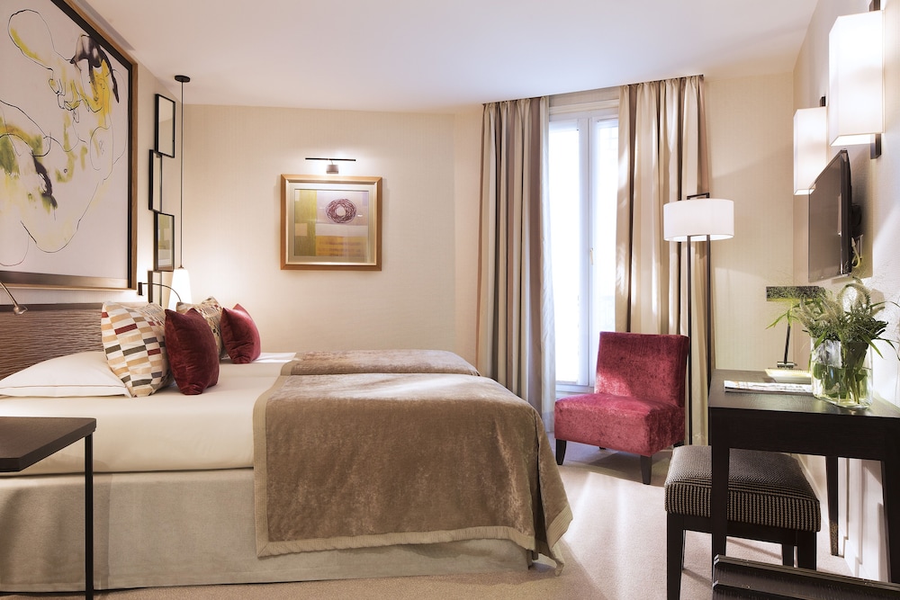 HOTEL BALMORAL