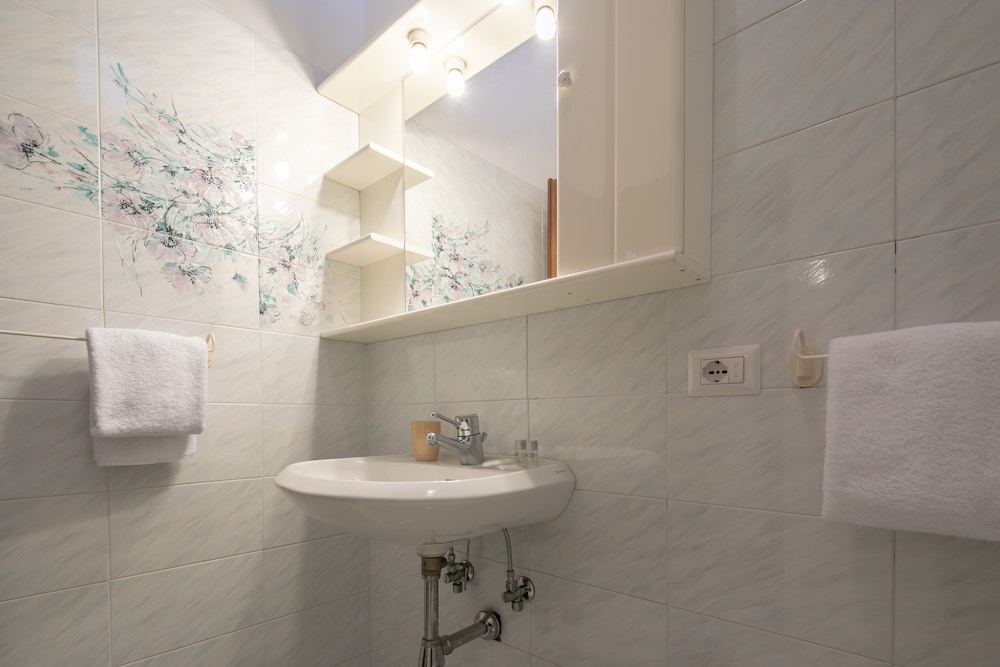 SANTA CROCE APARTMENTS