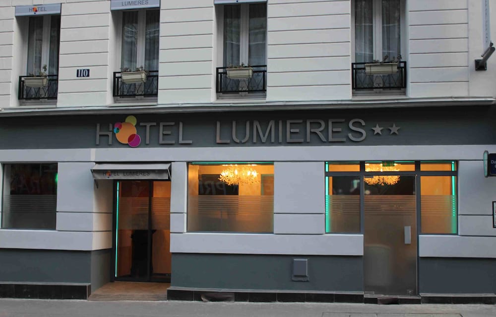 HOTEL LUMIÈRES MONTMARTRE PARIS