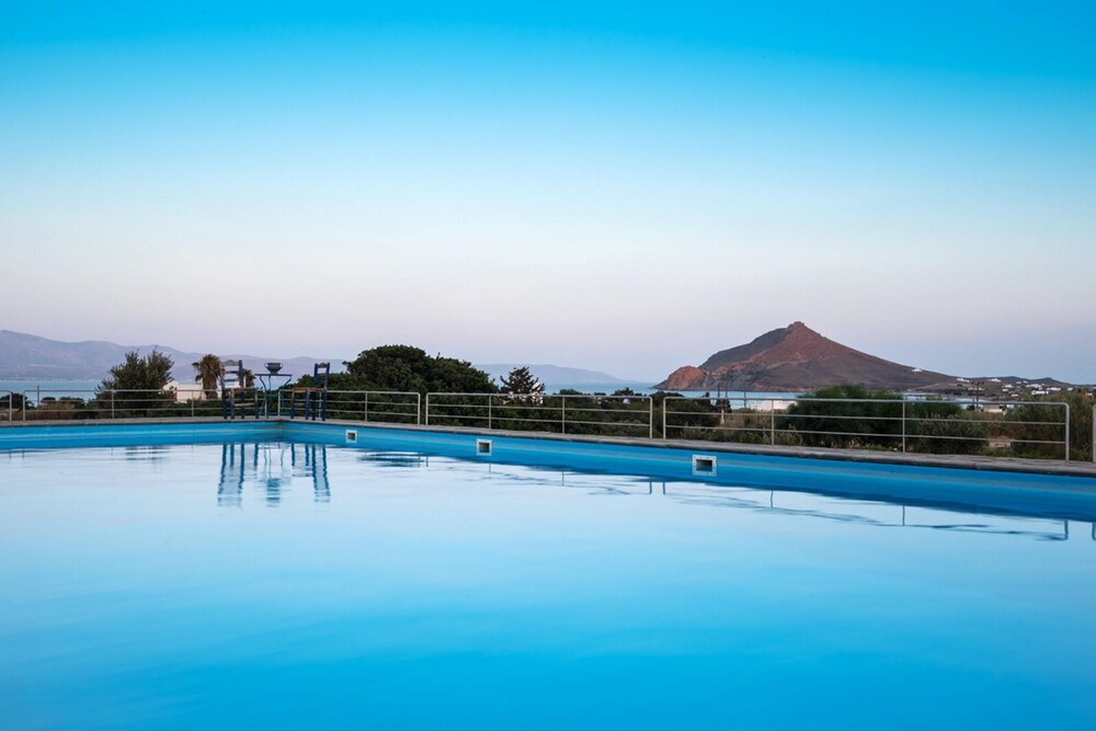 HOUSE WITH 3 BEDROOMS IN ISTERNI, WITH WONDERFUL SEA VIEW, POOL ACCESS