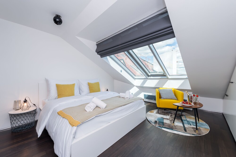 EMPIRENT NEW TOWN APARTMENTS