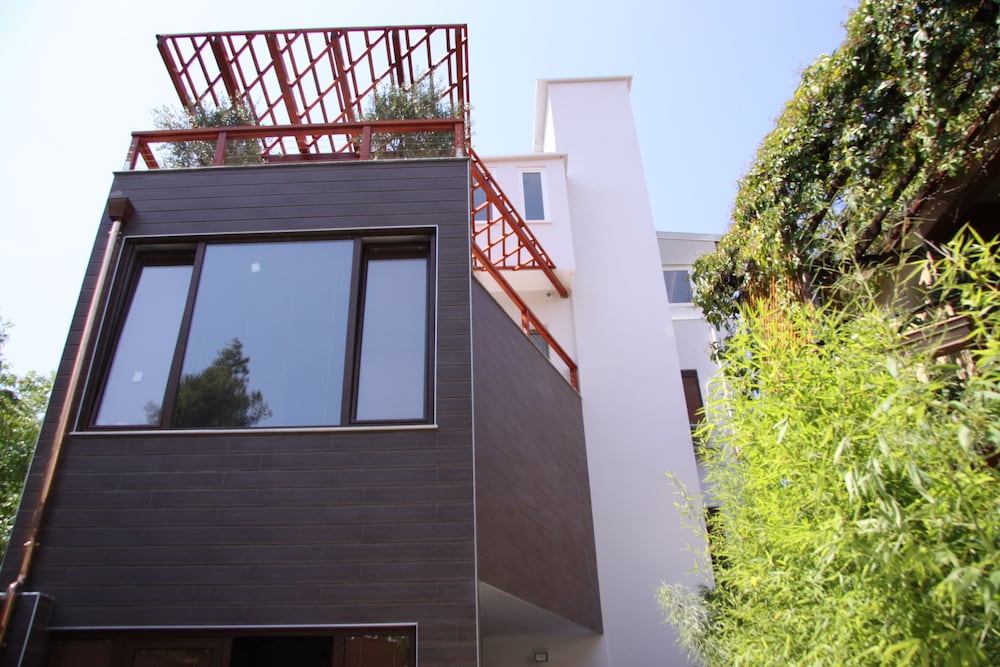 ART HOSTEL AND APARTMENTS