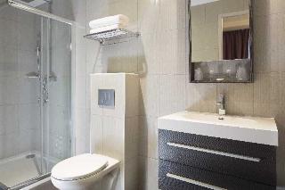 EXECUTIVE HOTEL