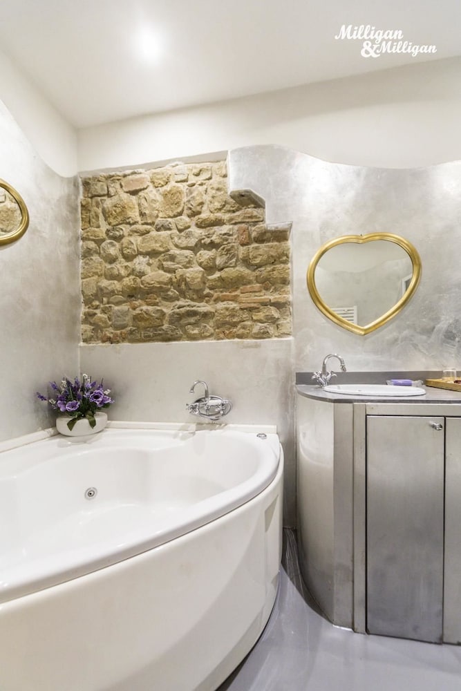 SIGNORIA HONEYMOON APARTMENT