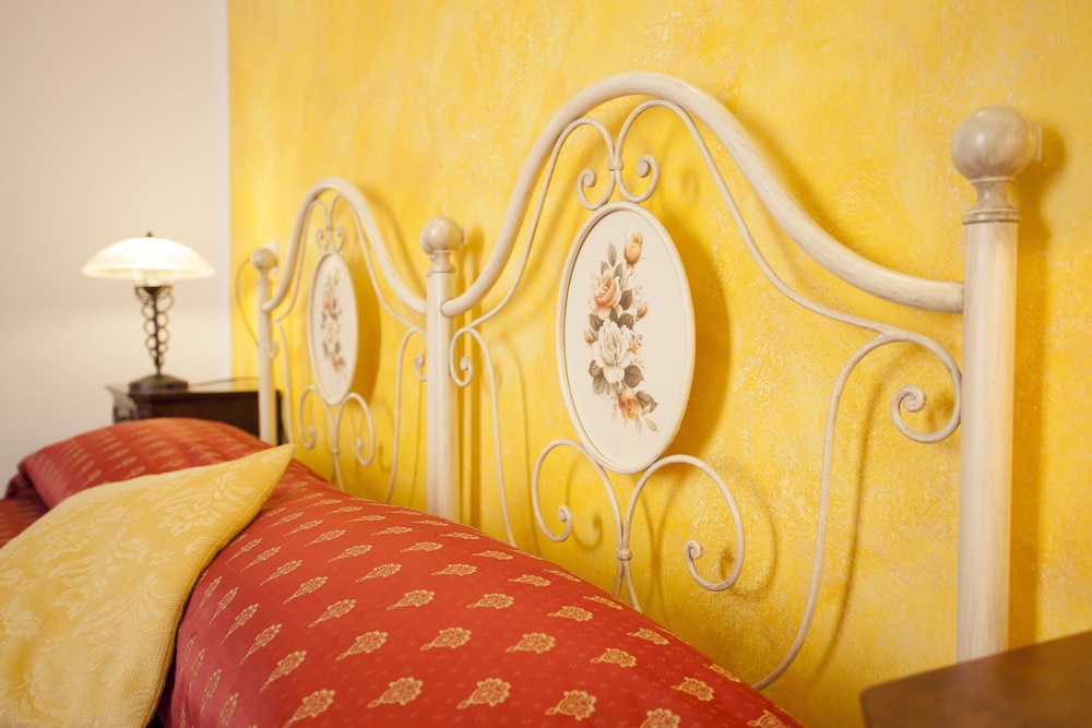 HOME IN FLORENCE