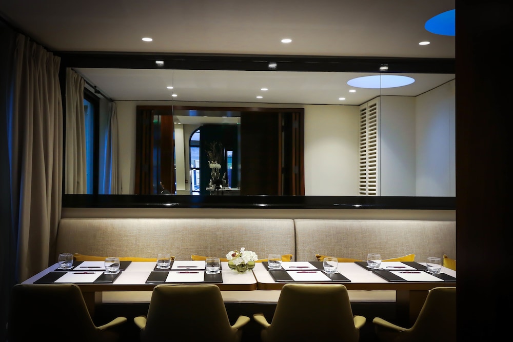 HOTEL MONTALEMBERT
