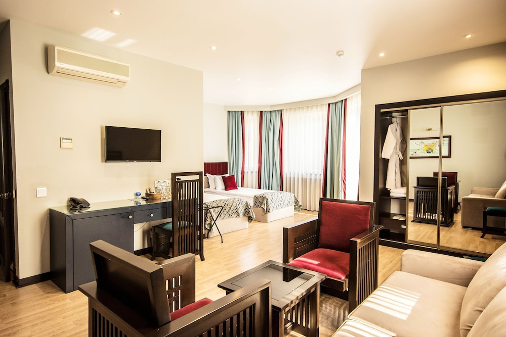 HAZZ HOTEL