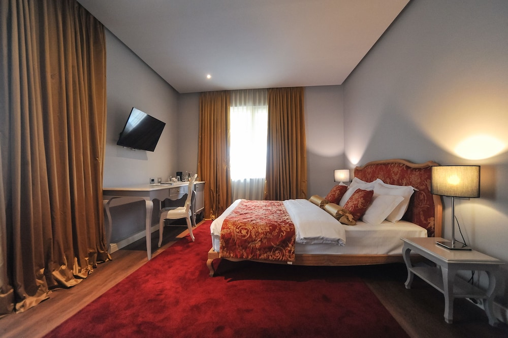 CLASSIC HOTEL