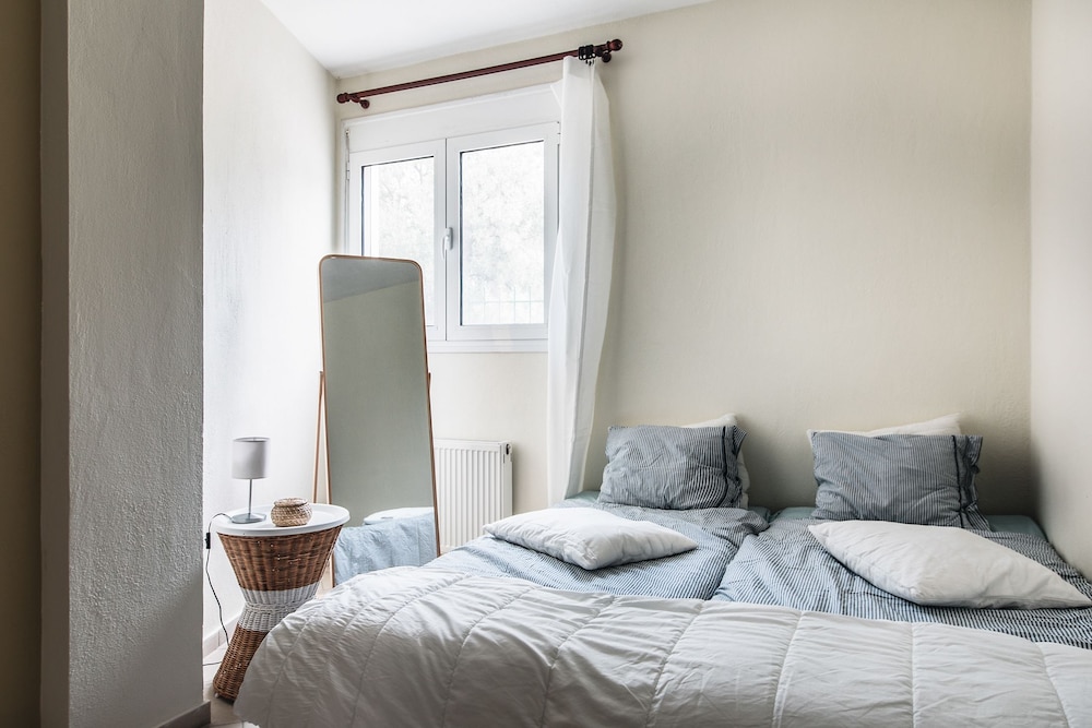 CHLOE APARTMENTS BY QR BOOKING