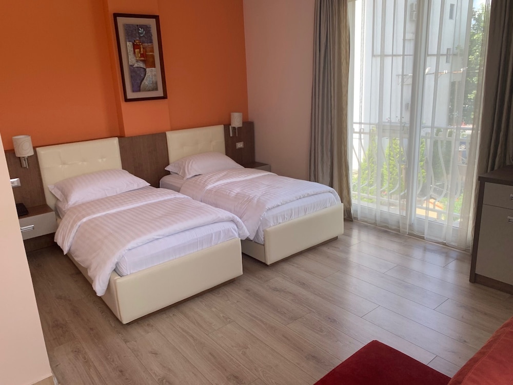 DILO HOTEL