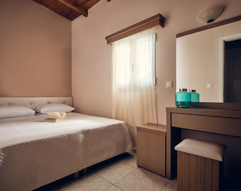 ALKYONIS HOTEL