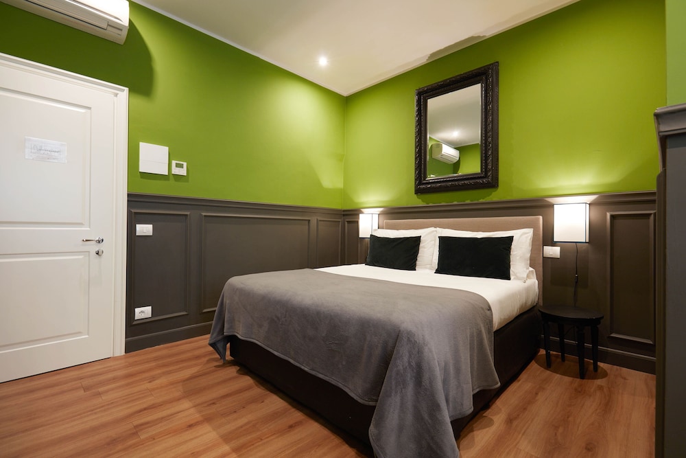 BOUTIQUE HOTEL HUGO