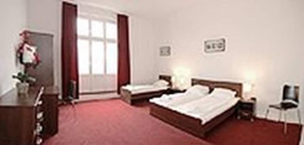CITY HOTEL AM KURFUERSTENDAMM