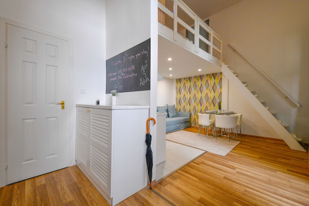 COSY TWO BEDROOM FLAT IN THE CENTER, PETERFY S. STREET