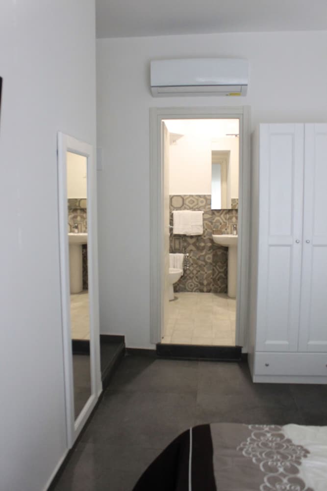 ALAMBRADO ROOMS & SUITES
