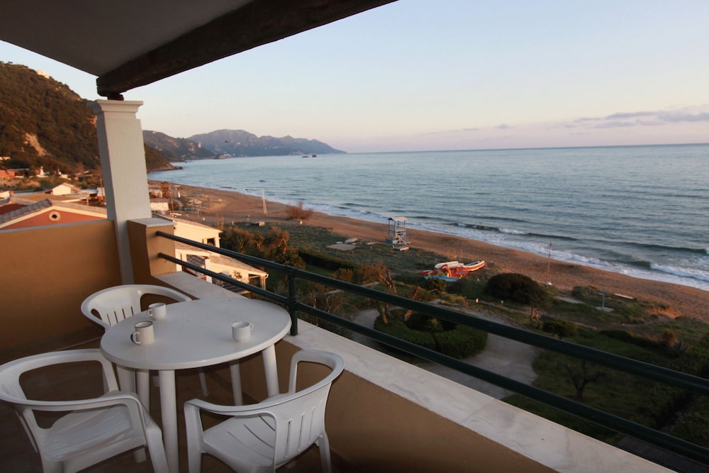 GLYFADA BEACH MENIGOS RESORT