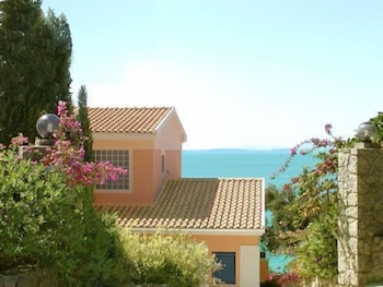GLYFA APARTMENTS