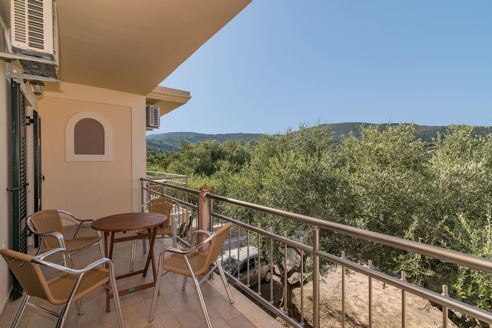 ALLEGRO STUDIOS & APARTMENTS