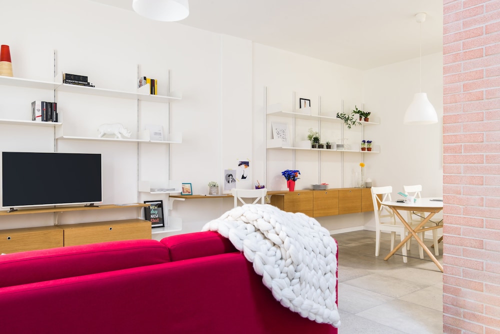 HOME AT HOTEL AMPOLA