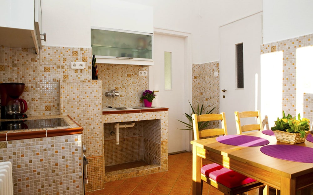 FAKES APARTMENT