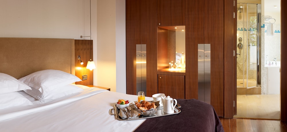 GRAND HÔTEL CHAMPS-ELYSÉES