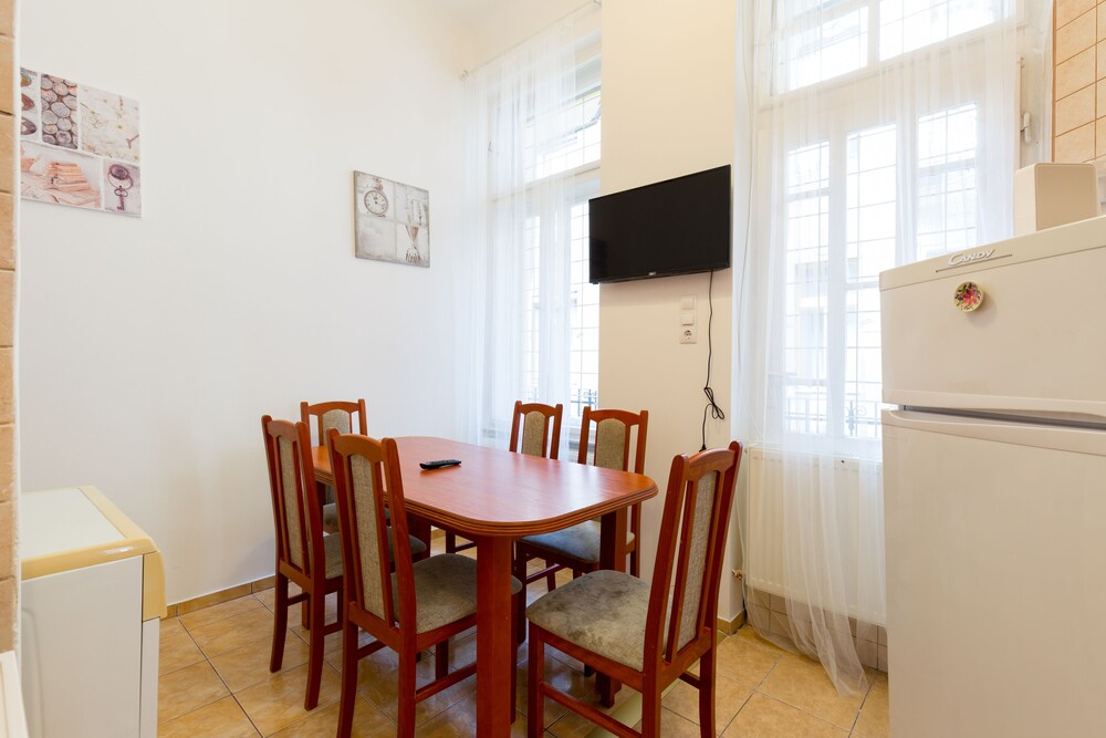 BUDAPEST APART-NAM-FAMILY ROOM