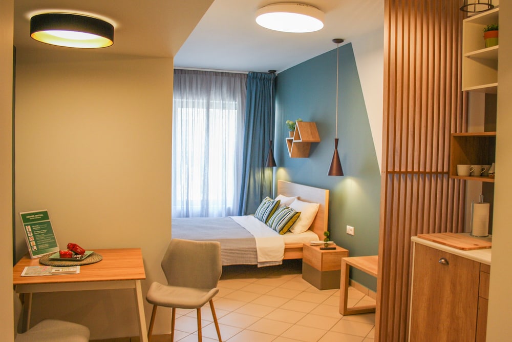DYNASTA CENTRAL SUITES