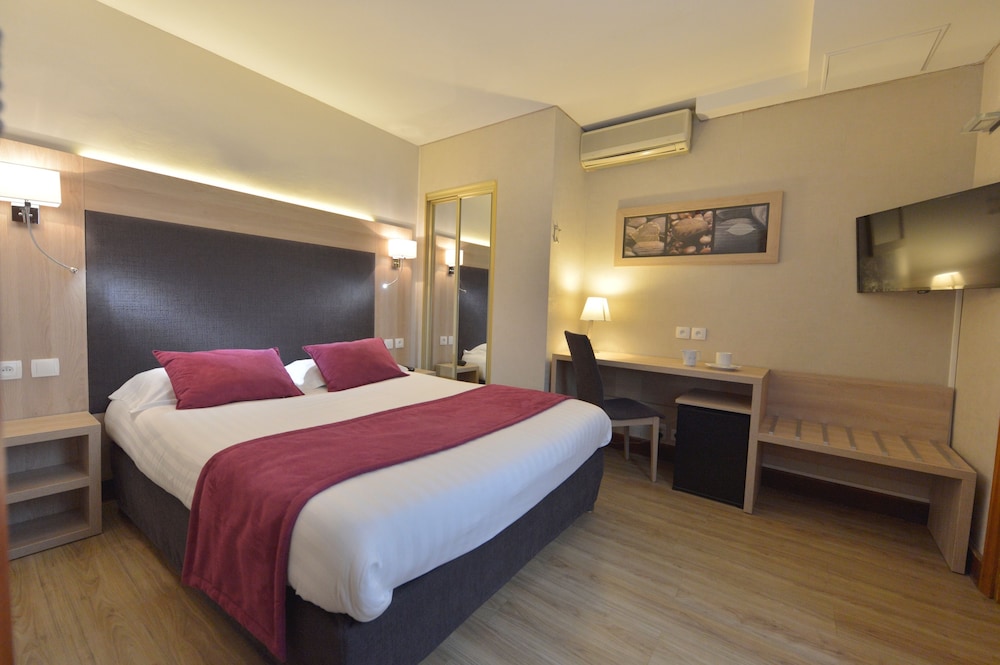 HOTEL RENOIR SAINT GERMAIN
