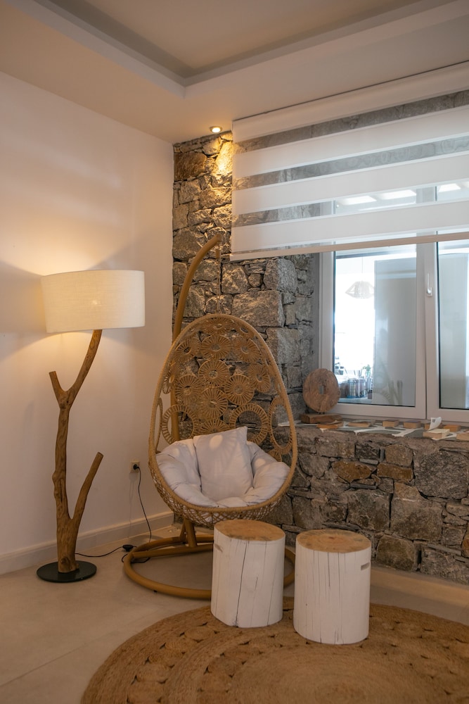 ACROGIALI BEACH HOTEL