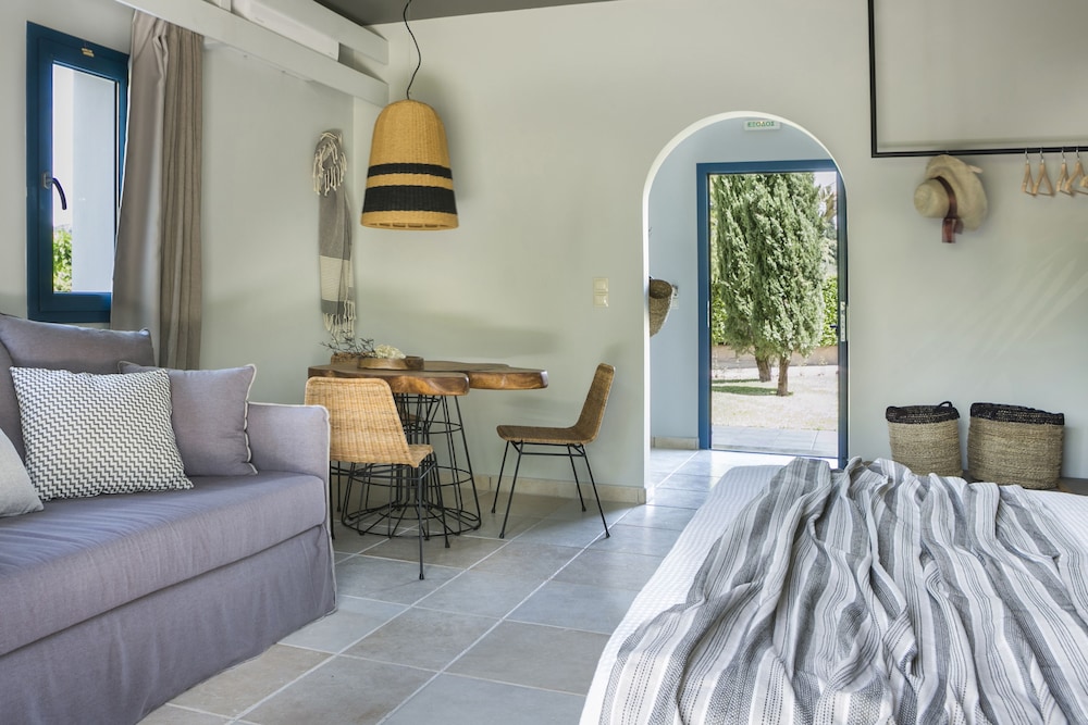 AVITHOS RESORT APARTMENTS