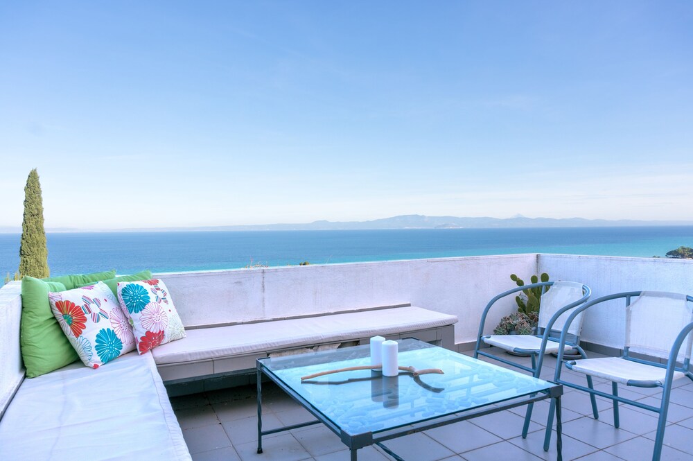 BLUE HORIZON 3 BY JJ HOSPITALITY