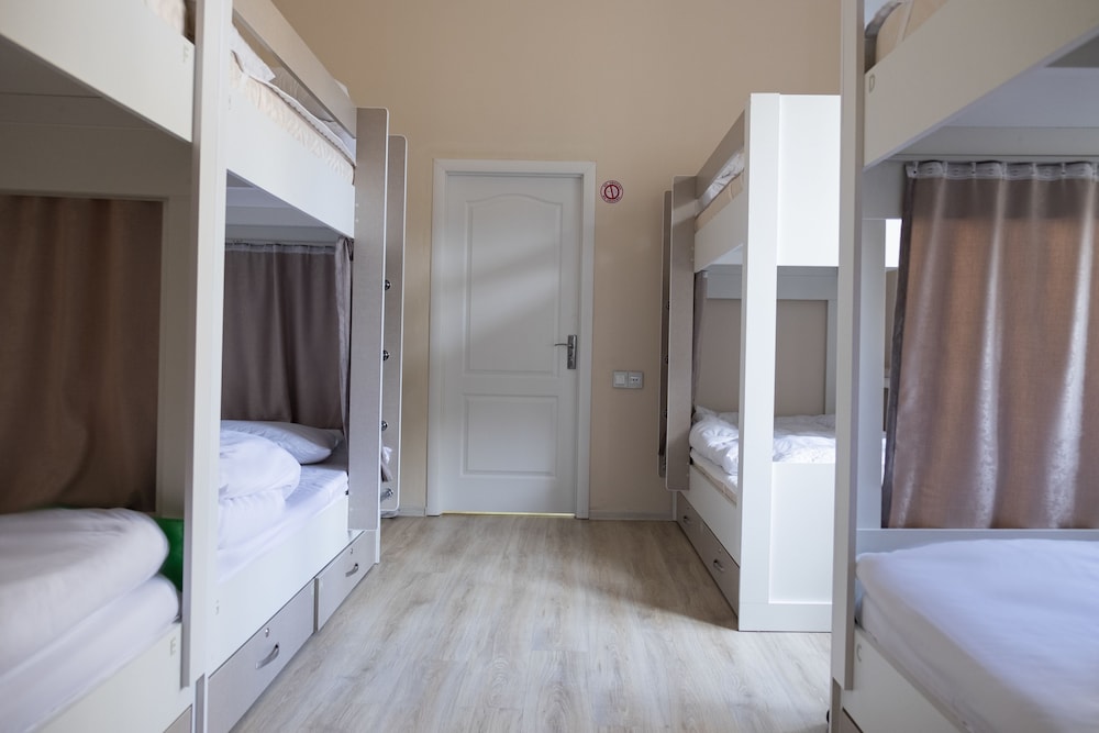 TRAVEL INN HOSTEL