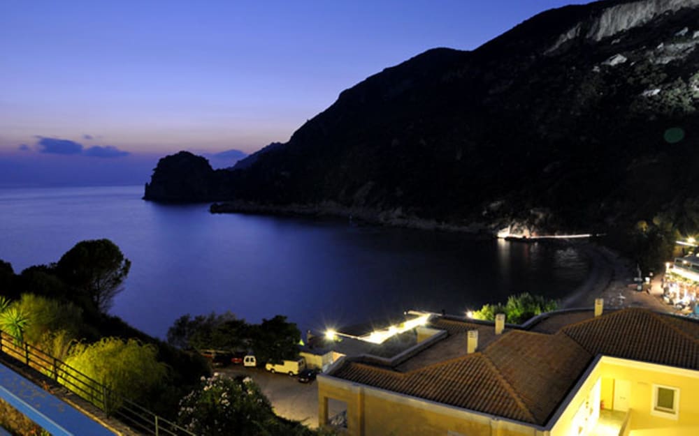 ITHEA SUITES HOTEL