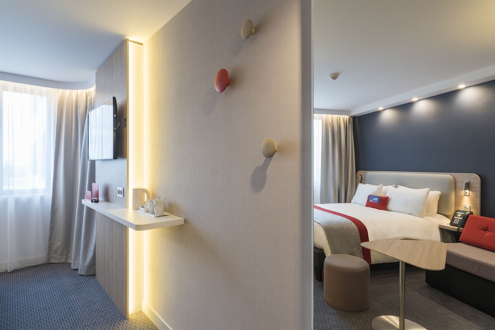 HOLIDAY INN EXPRESS PARIS - CDG AIRPORT, AN IHG HOTEL