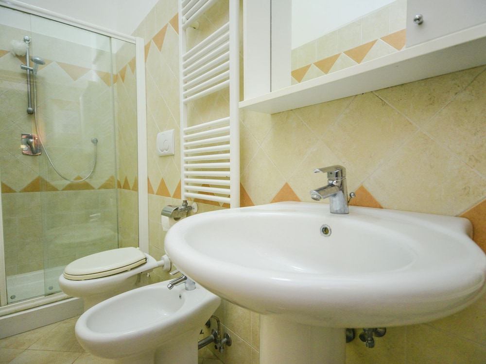APARTMENT IN A COUNTRY HOUSE, BUT NEAR THE CENTRE OF SORRENTO