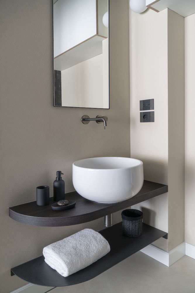 DELLA SPIGA SUITES BY BRERA APARTMENTS