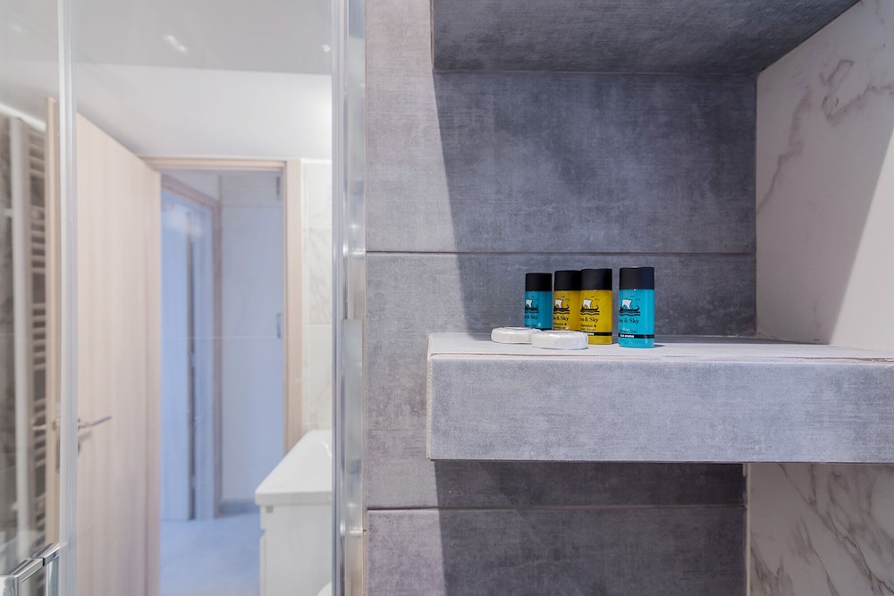 CHIC PENTHOUSE FOR 4 PEOPLE IN KOLONAKI
