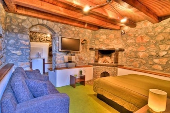 AVGONIMA ALL SEASONS HOTEL