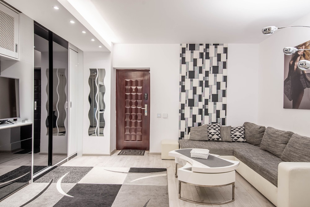 STUDIO MILITARI RESIDENCE M2