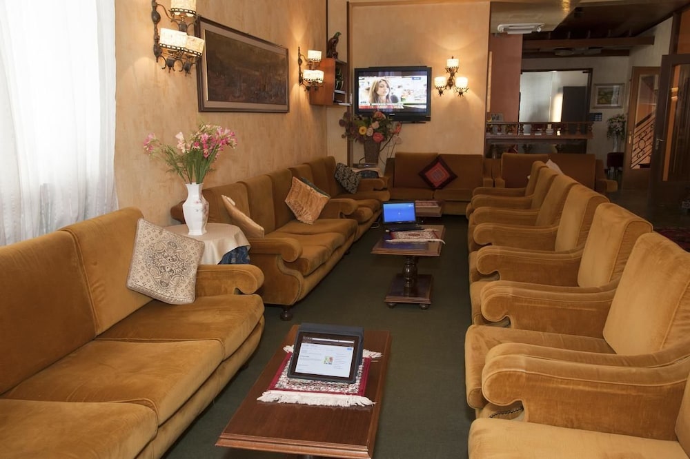 HOTEL GALLES
