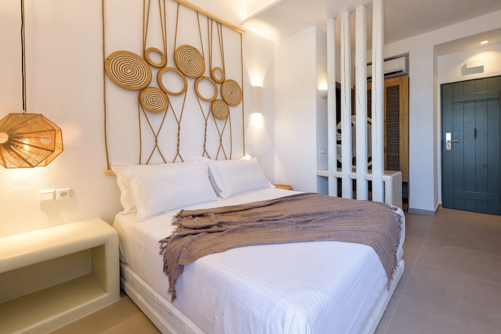 ACOYA SUITES