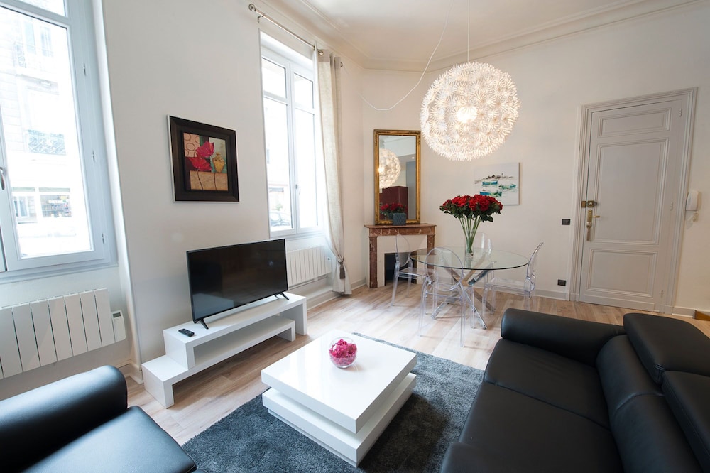 DESIGN SMART FLAT BORDEAUX