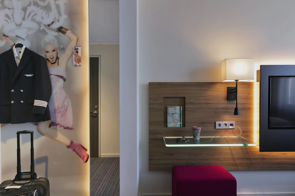 MOXY VIENNA AIRPORT (20 KM FROM VIENNA)