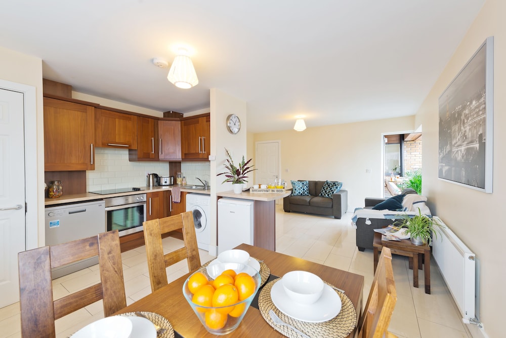 PEARSE STREET SUITES
