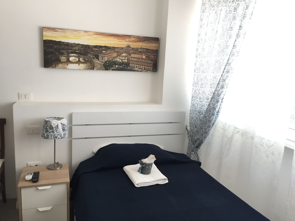 AQUARIUS ROME